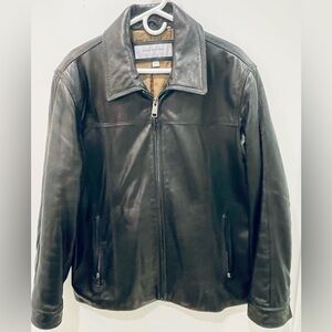 Andrew Marc black leather jacket size L new condition barely worn